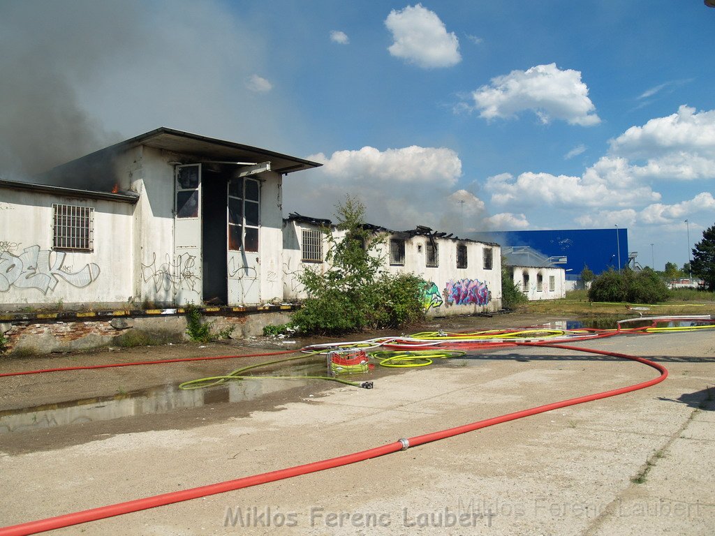 Feuer Koeln Ossendorf Butzweiler Hof neben IKEA P088.JPG